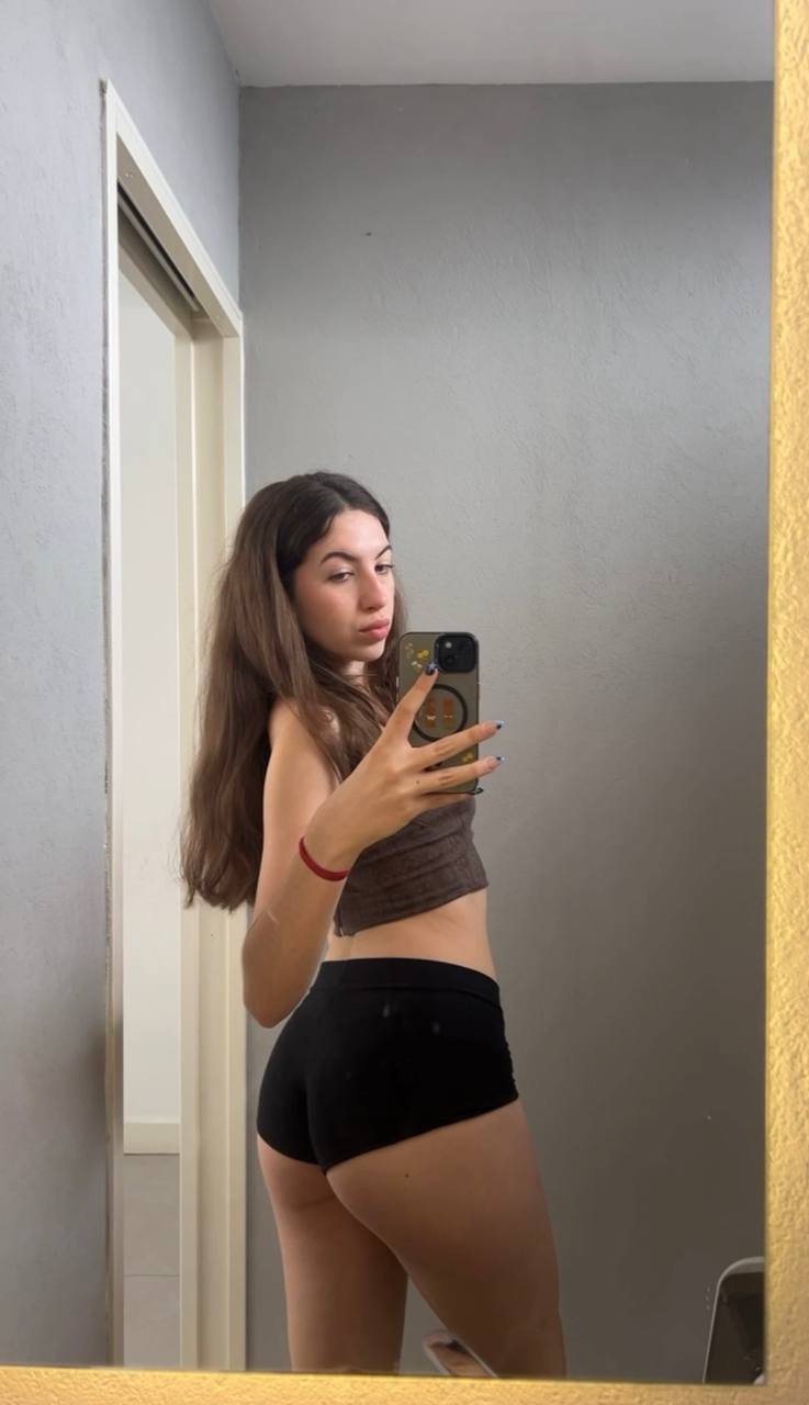 Amber in her underwear in Pekanbaru