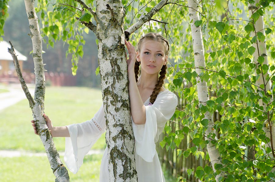 Women in Slavic costumes in Pekanbaru