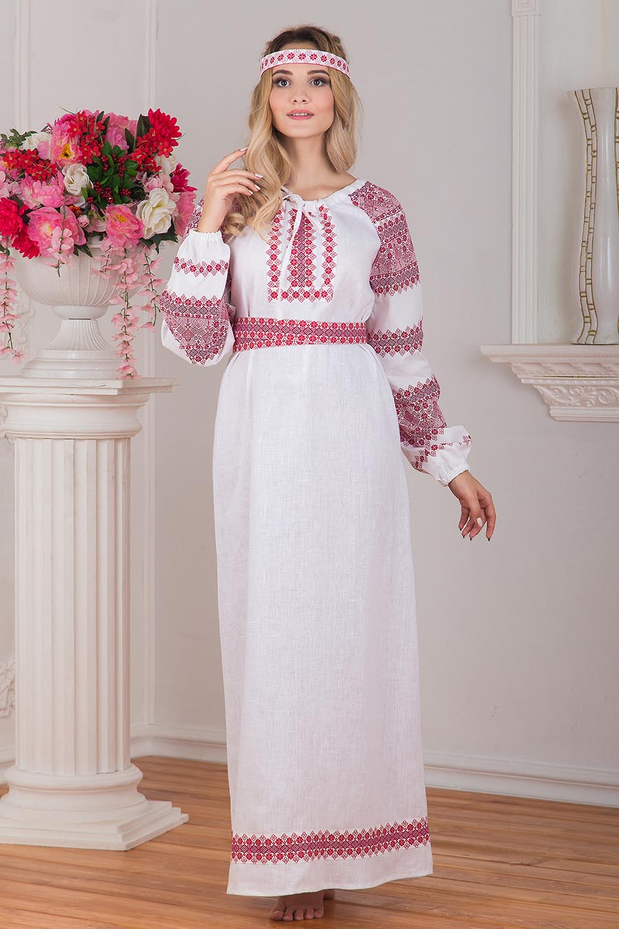 Women in Slavic costumes in Pekanbaru