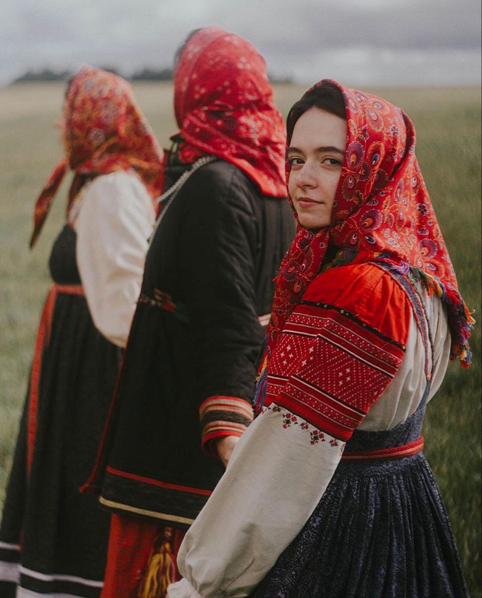 Women in Slavic costumes in Pekanbaru